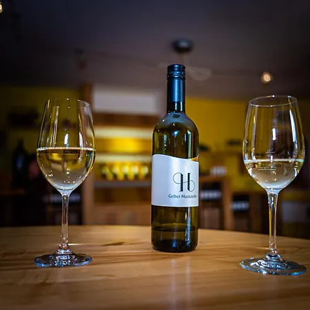 Weingut Hernach Vlg Roschitz Bed & Breakfast *