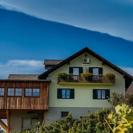 Weingut Hernach Vlg Roschitz Sabathe