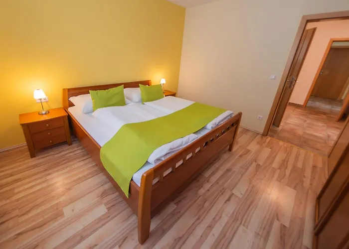 Weingut Hernach Vlg Roschitz * Sabathe